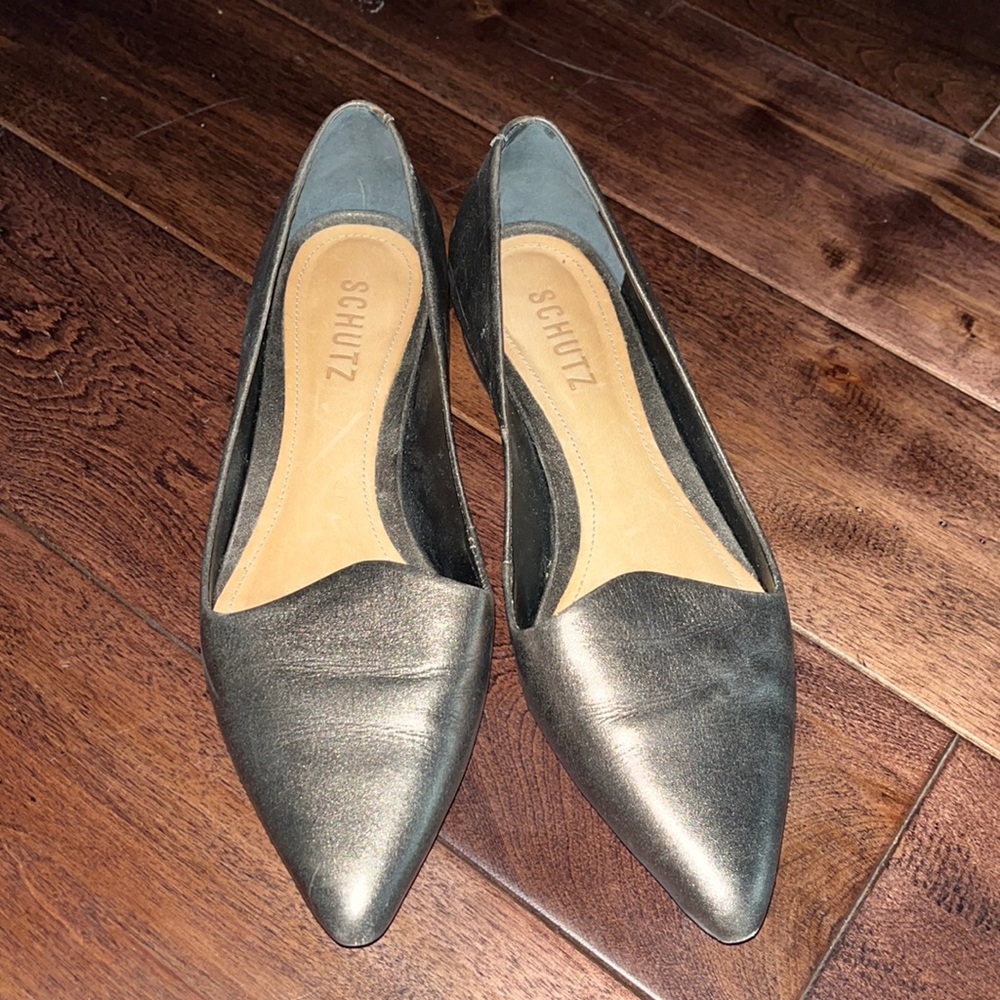 Schutz sz 6 pewter flats
